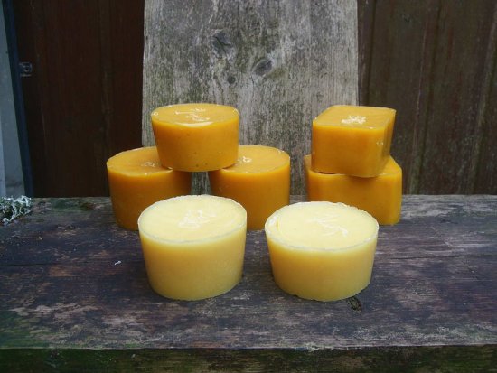 Bienenwachs aus 2017, 1,35 Kg.